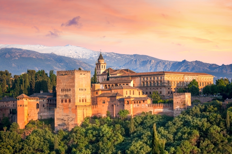3% commission rates mean that you earn good money when someone books a trip to Granada — Shutterstock The top 10 reasons to become a Kiwi.com affiliate — Shutterstock Kiwi.com affiliate